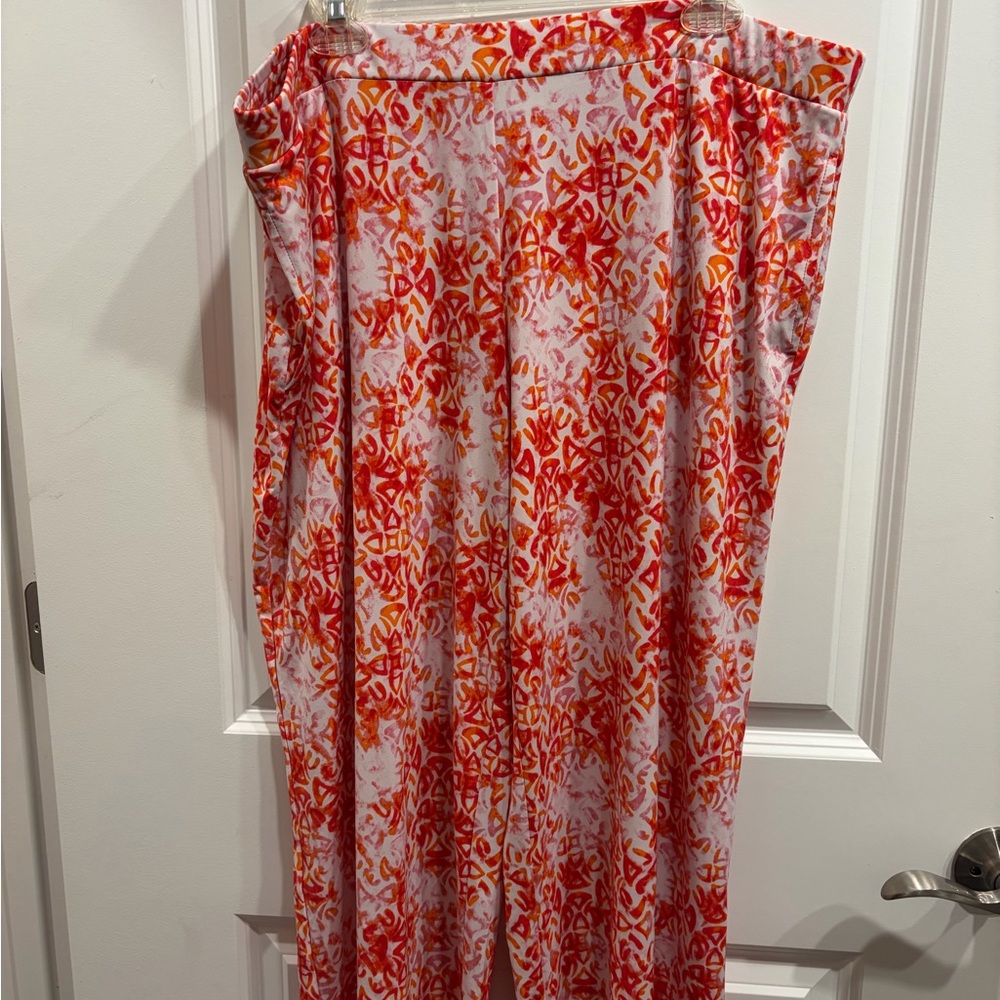 Susan Graver Red and Orange Patterned Capri Pants